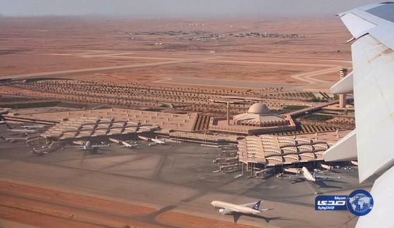 طائرة خاصة تعود لمطار الرياض بسبب حرارة محركها
