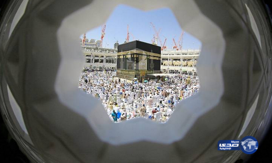 الحجاج يؤدون أول صلاة جمعة في المسجد الحرام بعد الحج