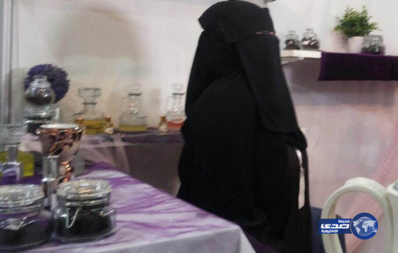 عطورات ” شريفه ”  تذهل  زوار مهرجان المركاز بجده