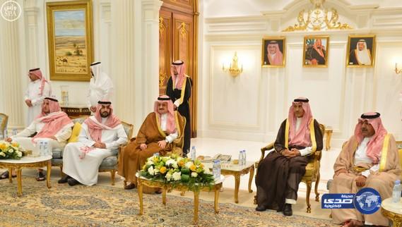 الأمير محمد بن نواف بن عبدالعزيز يستقبل المعزين في وفاة والده رحمه الله