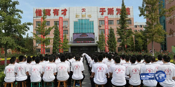 مدرسة صينية تجبر طلابها على الكتابة كالطابعة تماماً (صور)