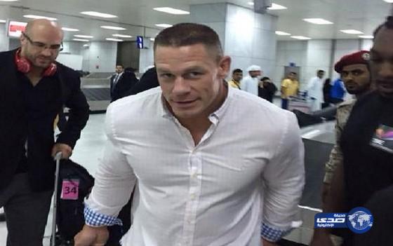 بالفيديو : رد “جون سينا” على موقف محرج تعرّض له بمطار جدة