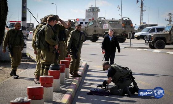 فلسطيني يطعن 3 شرطيين إسرائيليين في القدس قبل أن يستشهد