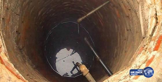 مصري قتل سعودية وابنتها وألقى الجثتين في بئر واختفى