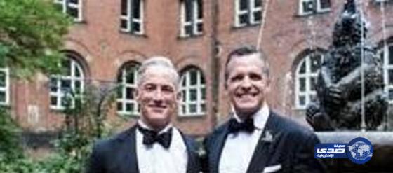 صورة سفير أمريكا المثلي الذي تزوج من شريكه في الدنمارك