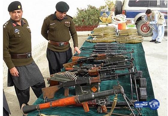 باكستان تصادر أسلحة ومتفجرات بالقرب من الحدود مع إيران