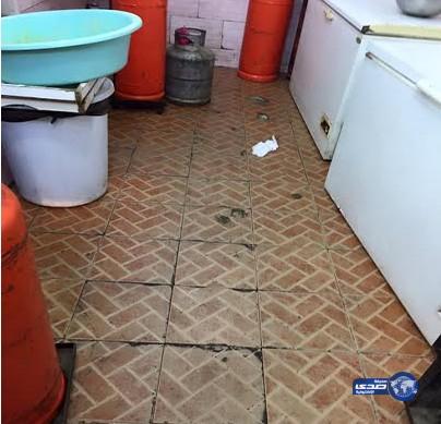 إغلاق محليْ منتو تركستاني ومركز الراية في جدة لمخالفات صحية وقانونية