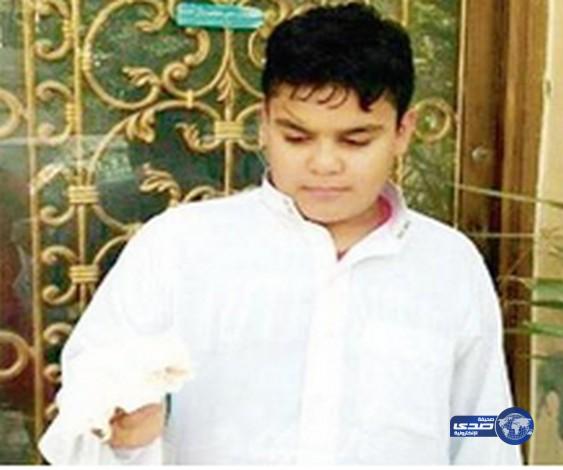 معلم يُدمي أنف طالب لنسيانه كتابه