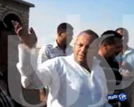 بالفيديو.. قاتل السعودية وابنتها الكويتية بمصر يمثّل جريمته