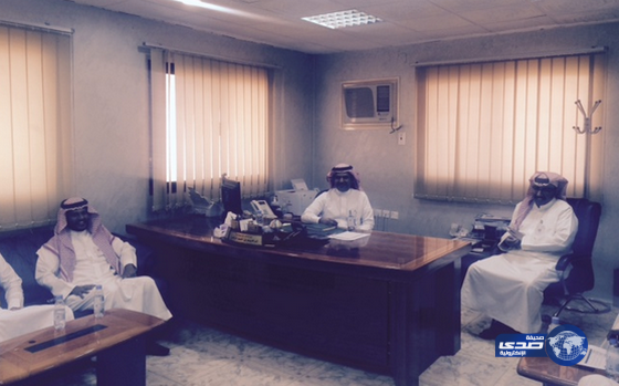 الزلفان يعقد اجتماع بمدراء مكاتب العمل بالمنطقه‎