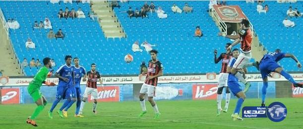 تعادل «سلبي» بين الرائد والفتح