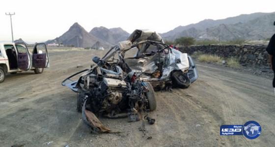 وفاة ٣ في حادث مروري بطريق “قنا- محايل “