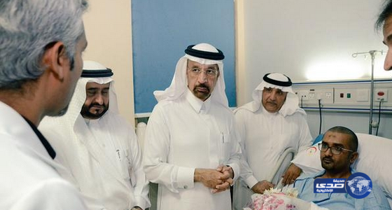 بالصور.. وزير الصحة يزور مصابي حادث إطلاق النار في سيهات