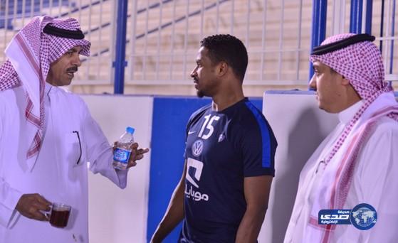 “صالح النعيمة” يحفز لاعبو الزعيم قبل لقاء اهلي دبي