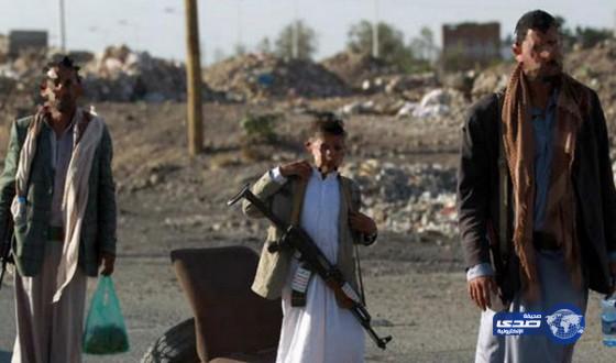 “النقص العددي” يدفع الحوثيين لخطف الأطفال وتجنيدهم