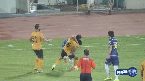 بالفيديو :اشتباك وشجار بين لاعبي الساحل والقادسية الكويتي