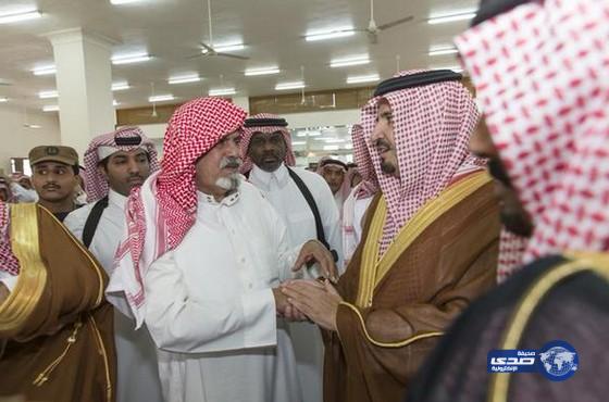 أمير الجوف يتقدم المصلين في تشييع جنازة شهيد الواجب” العطوي”