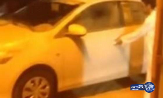 بالفيديو: مواطن يفاجئ شقيقه بسيارة جديدة عقب رفض “التأهيل” طلبه