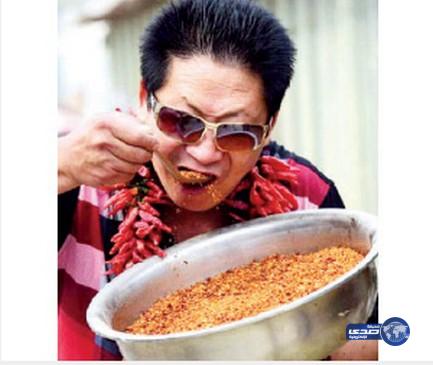 صيني يأكل 2.5 كيلو فلفل