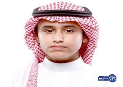 بالصور: حفيد الملك يرسم لوحة زيتية لجدّه بمساحة 10 أمتار مربعة