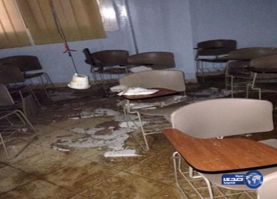 بالفيديو:سقوط أجزاء من سقف إحدى قاعات جامعة تبوك مع هطول الامطار