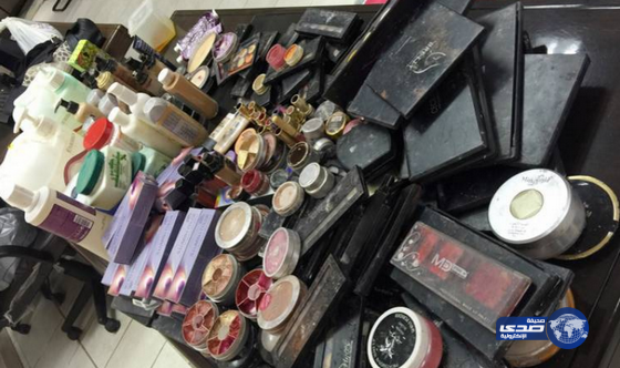 مصادرة مستحضرات تجميل منتهية الصلاحية في مشاغل نسائية بالمدينة
