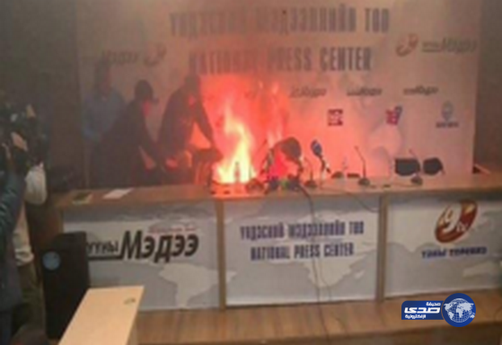 رئيس نقابة عمالية يختار الاحتجاج بإضرام النار على جسده