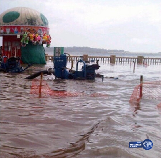 غرق كورنيش جده..
