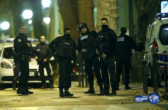 بالفيديو: انتحارية تفجر نفسها خلال مداهمة منزل بضواحي باريس