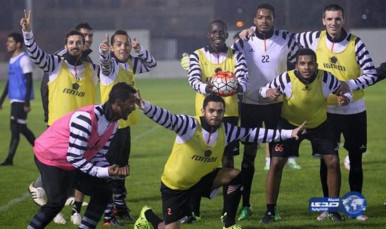 الشباب يواصل تحضيراته لقمة الهلال