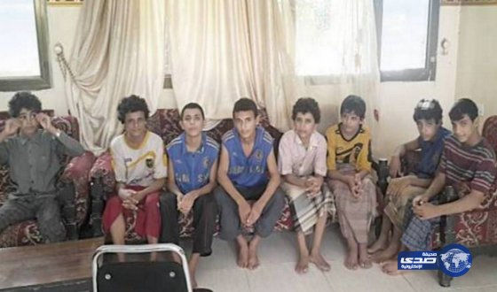 العثور على أطفال وفتيات احتجزهم الحوثي وصالح بمعسكر في اليمن