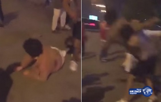 بالفيديو:مواطنون ينهالون على شاب ضرباً حتى يفقد وعيه بكورنيش الدمام لاتهامه بالتحرش بفتاة