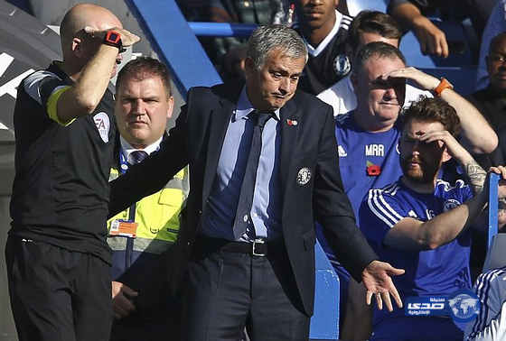 إيقاف مورينيو مباراة وتغريمه 40 ألف جنيه إسترليني