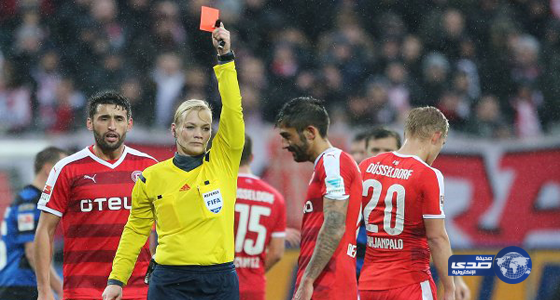 انتقد حكمة كرة قدم .. فكان عقابه تحكيم مباراة للناشئات !