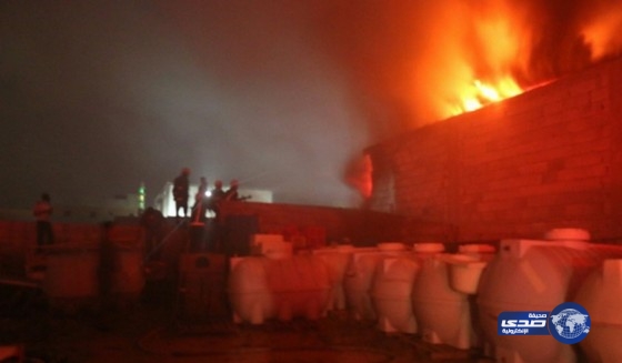 مدني مكة يسيطر على حريق مستودع لخيام الحج في الحسينية