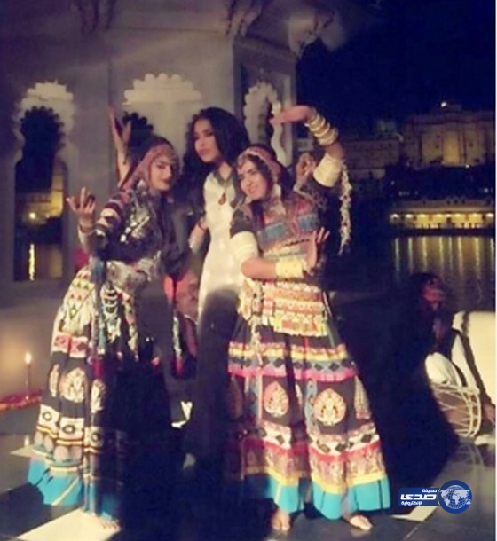 أحلام تتجه إلى الفن الهندي!..