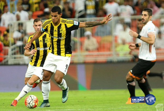 الاتحاد يقلب تأخره إلى فوز على الشباب