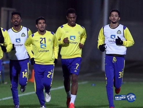 كانافارو يدفع بثلاثي الشباب في مران النصر