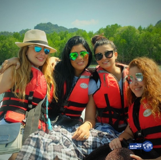 عُلا الفارس وزميلاتها من أعماق الطبيعه في ماليزيا..