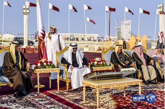 أمير قطر يشارك قبيلة سبيع احتفالاتها باليوم الوطني