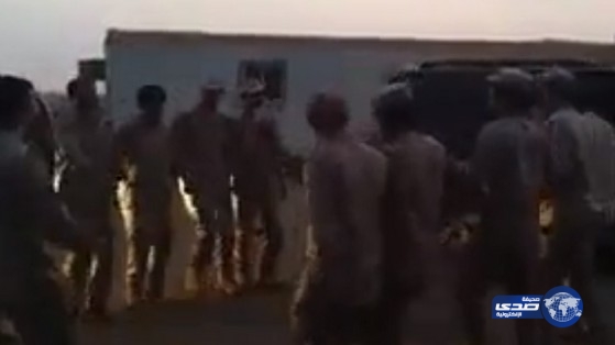 بالفيديو:رجال الدفاع الجوي يحتفلون بتدميرهم صاروخاً بالستياً على أنغام &#8220;لبيك يا سلمان&#8221;
