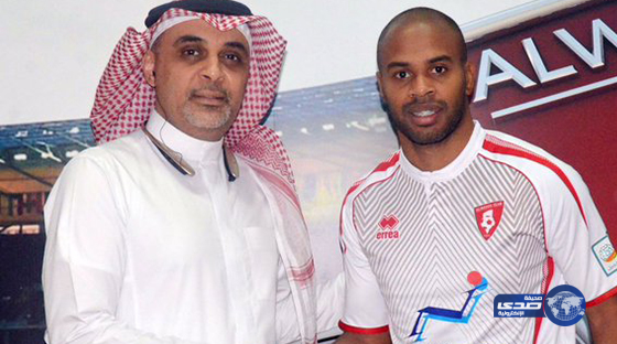 وصول بطاقة البرازيلي أوليفيرا محترف الوحدة