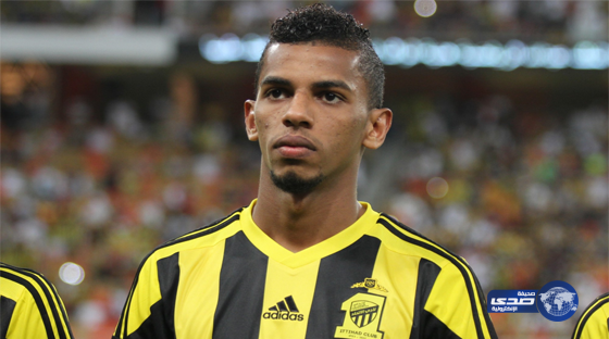 احمد عسيري ينفي تجديد عقده