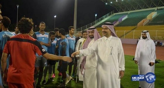 الأمير تركي بن محمد بن ناصر يزور لاعبي التهامي ورؤساء الانديه