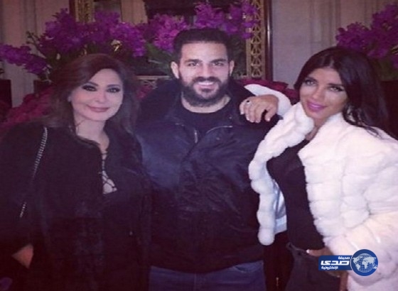 إليسا مع لاعب تشيلسي سيسك فابريجاس..