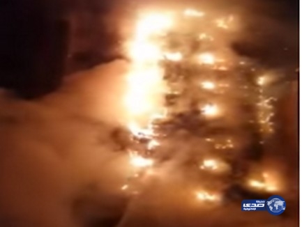 بالفيديو : حريق محطة كهرباء يُشعل مبنى ومحل تجاري في مكة
