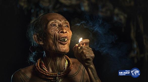 بالصور.. قبيلة إندونيسية تعيش في عزلة تامة عن العالم
