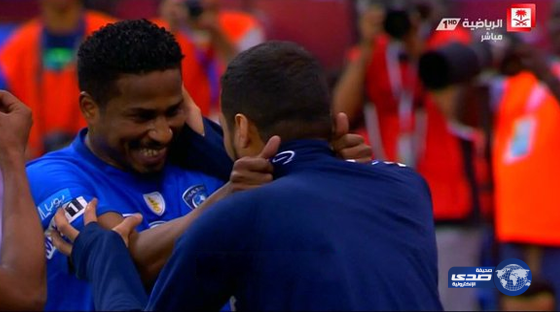 بالفيديو .. لقطة التاريخ تجمع القحطاني والشمراني