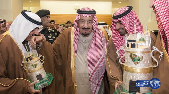 خادم الحرمين يرعى سباق الخيل على كأس الملك عبدالعزيز