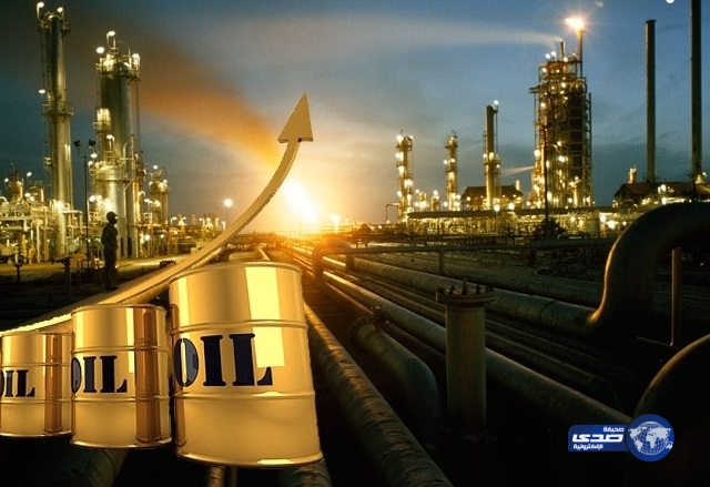 ارتفاع أسعار النفط تأثرًا ببيانات مخزونات الخام الأمريكية